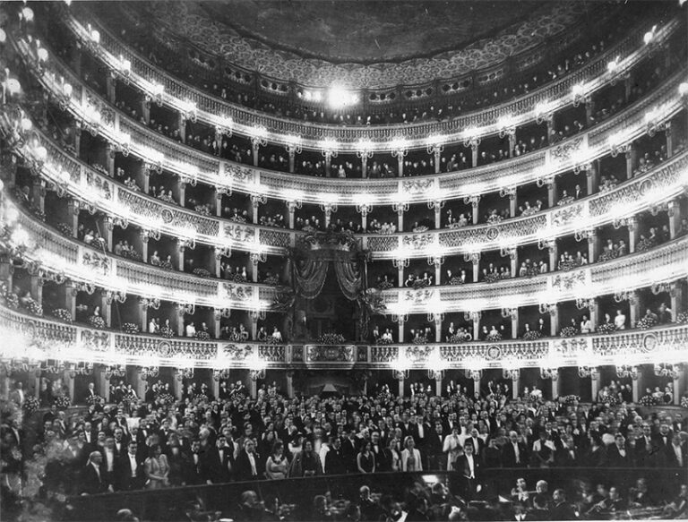 Musica Ininterrotta Teatro San carlo