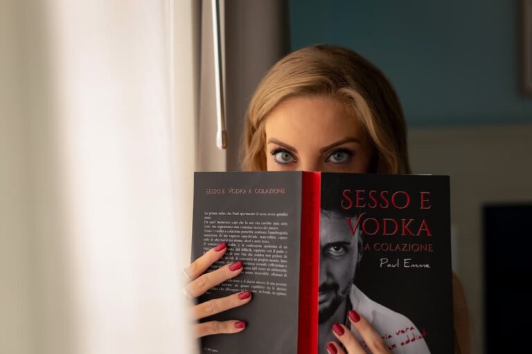 Sesso e vodka a colazione: il romanzo autobiografico di Paul Emme