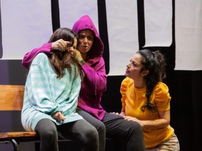 Un gioco fatto di noci e persone al teatro Bolivar di Napoli