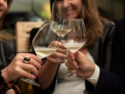 Happy Wine a Chiaia: moda, dj set, mostre d’arte e performance