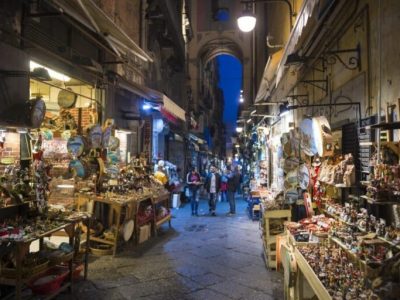 Partenope in Tour. Malafemmena tra le eroine ribelli di Napoli